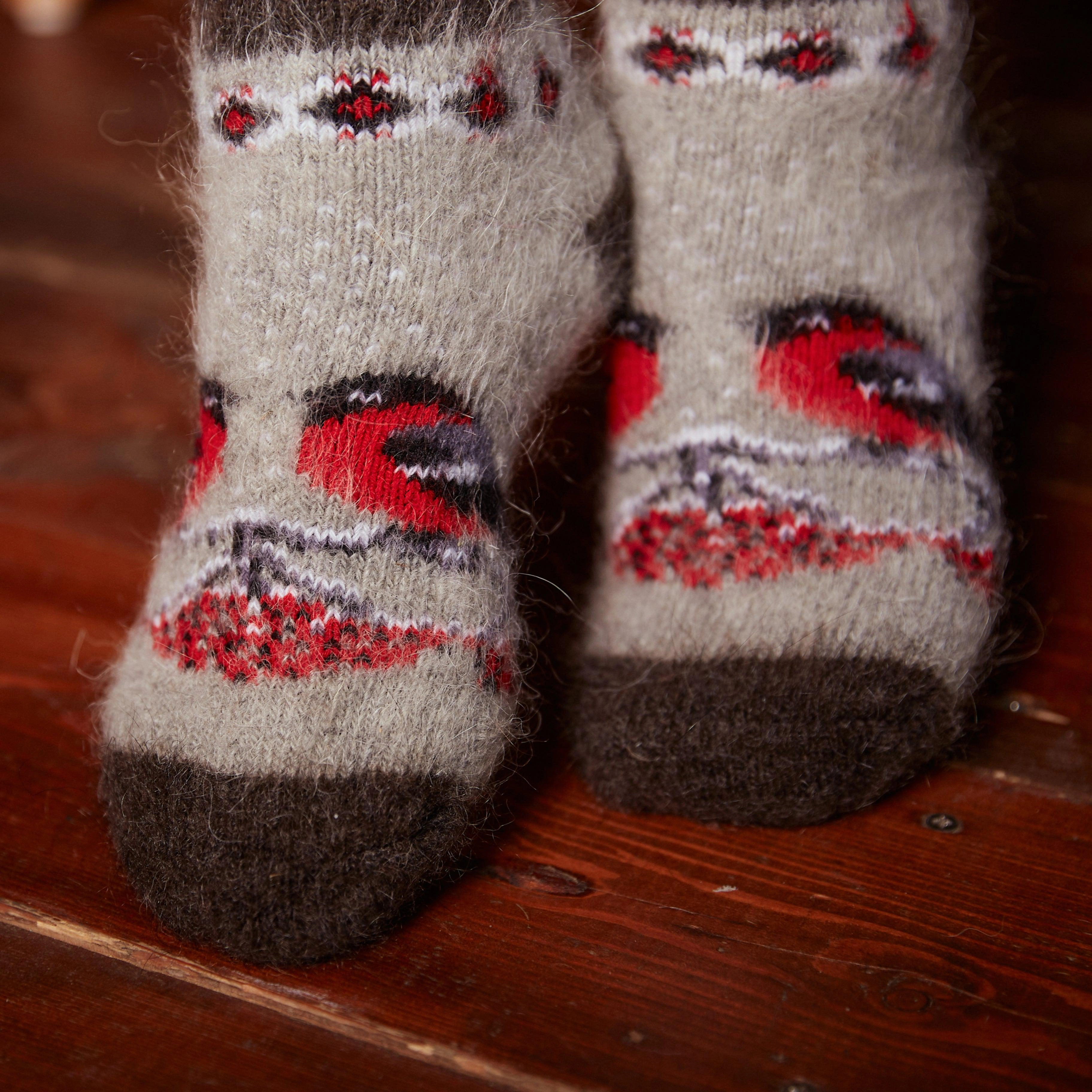 Cozy Birds & Berries Wool Socks – Unisex Comfort for Everyday Wear.